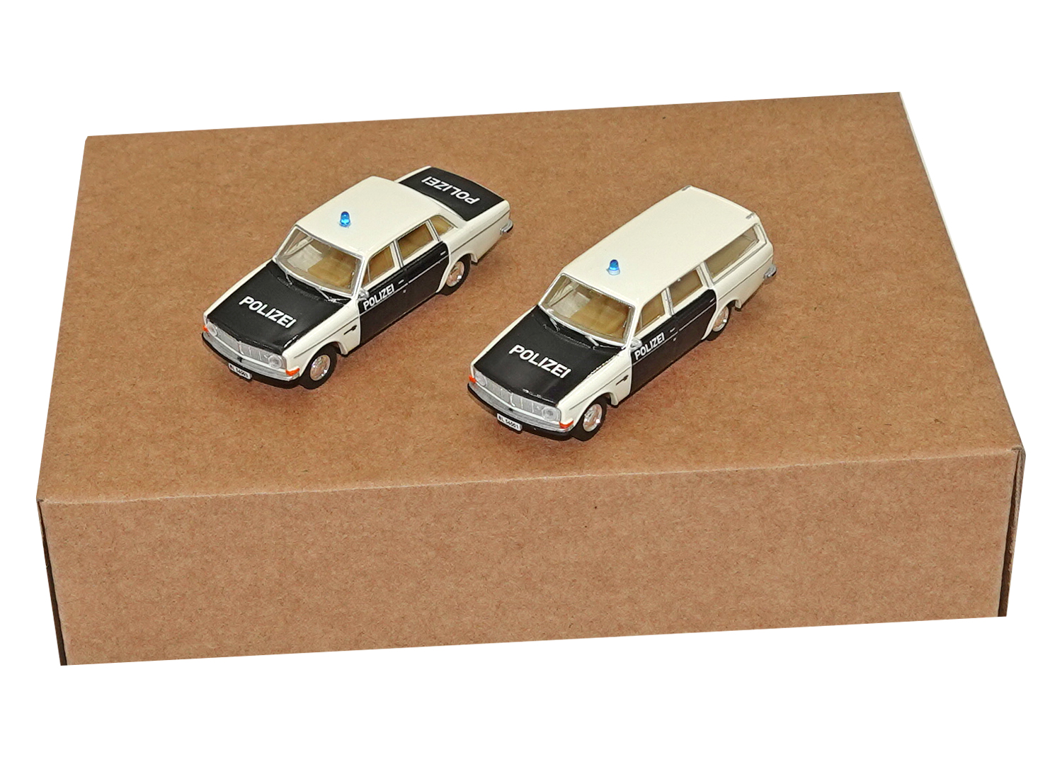 Brekina 92957 Katonspolizei Baselland Set mit 2 Volvo 