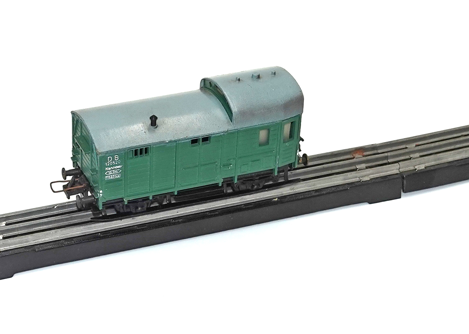 Trix Express 3422 Güterzug Begleitwagen mit Schlusslampen grün Trix Express 3422 Güterzug Begleitwagen mit Schlusslampen grün