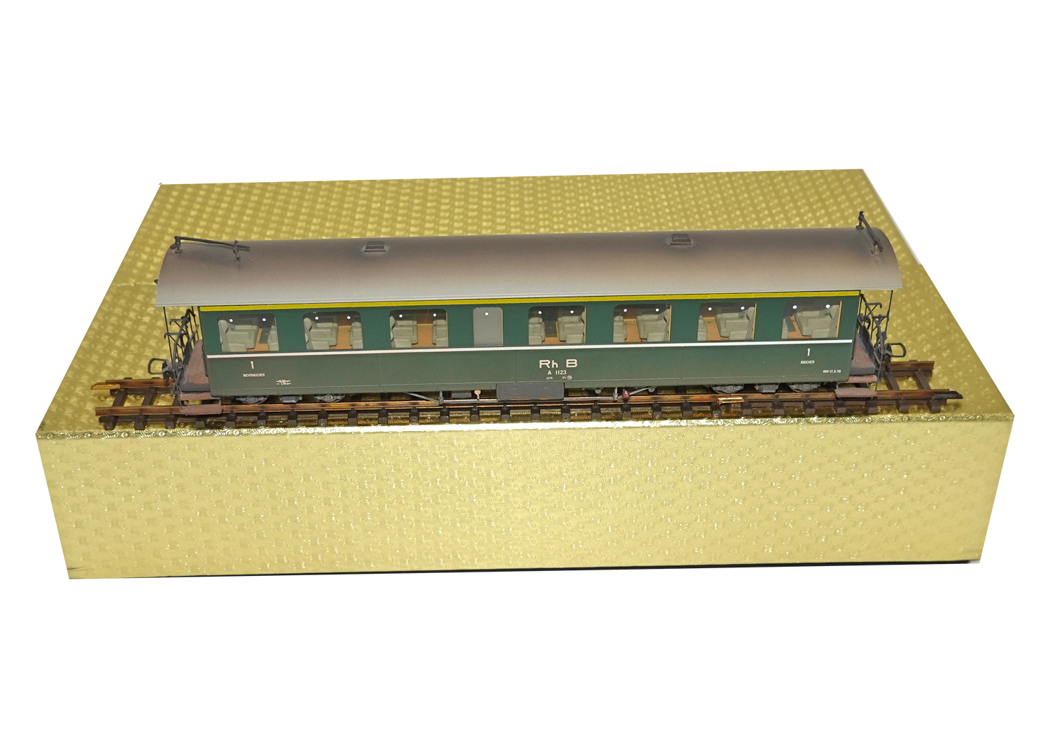 Ferro-Suisse 1123 H0m RhB Personenwagen A 1123 grün 