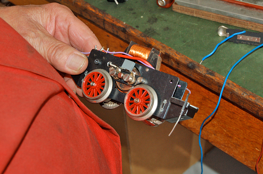 Buco Spur 0 Produktion Motor komplett für Lokomotiven anno 2009 by Fritz Krähenbühl in Thun Buco Spur 0 Produktion Motor komplett für Lokomotiven anno 2009 by Fritz Krähenbühl in Thun