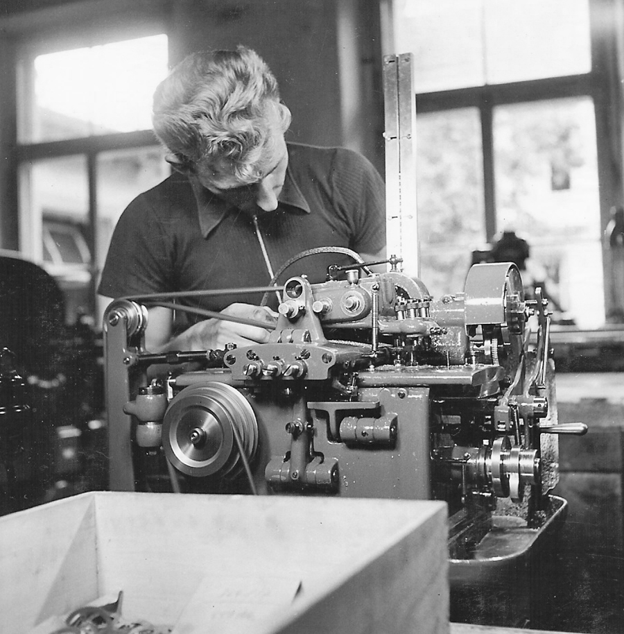 Buco Spur 0 Zahnradfräsautomat anno 1952 by Geschichtsforschung Amiba Buco Spur 0 Zahnradfräsautomat anno 1952 by Geschichtsforschung Amiba