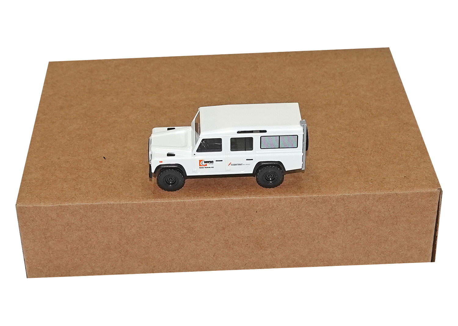 Busch 50300-110 Landrover Defender Sersa Gleisbau (CH) 