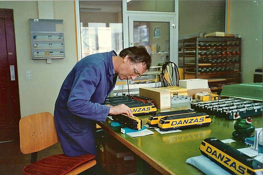 Hermann Spur 0 Produktion Dällikon 1997 Thomas Brechbühl Inhaber ab 1999