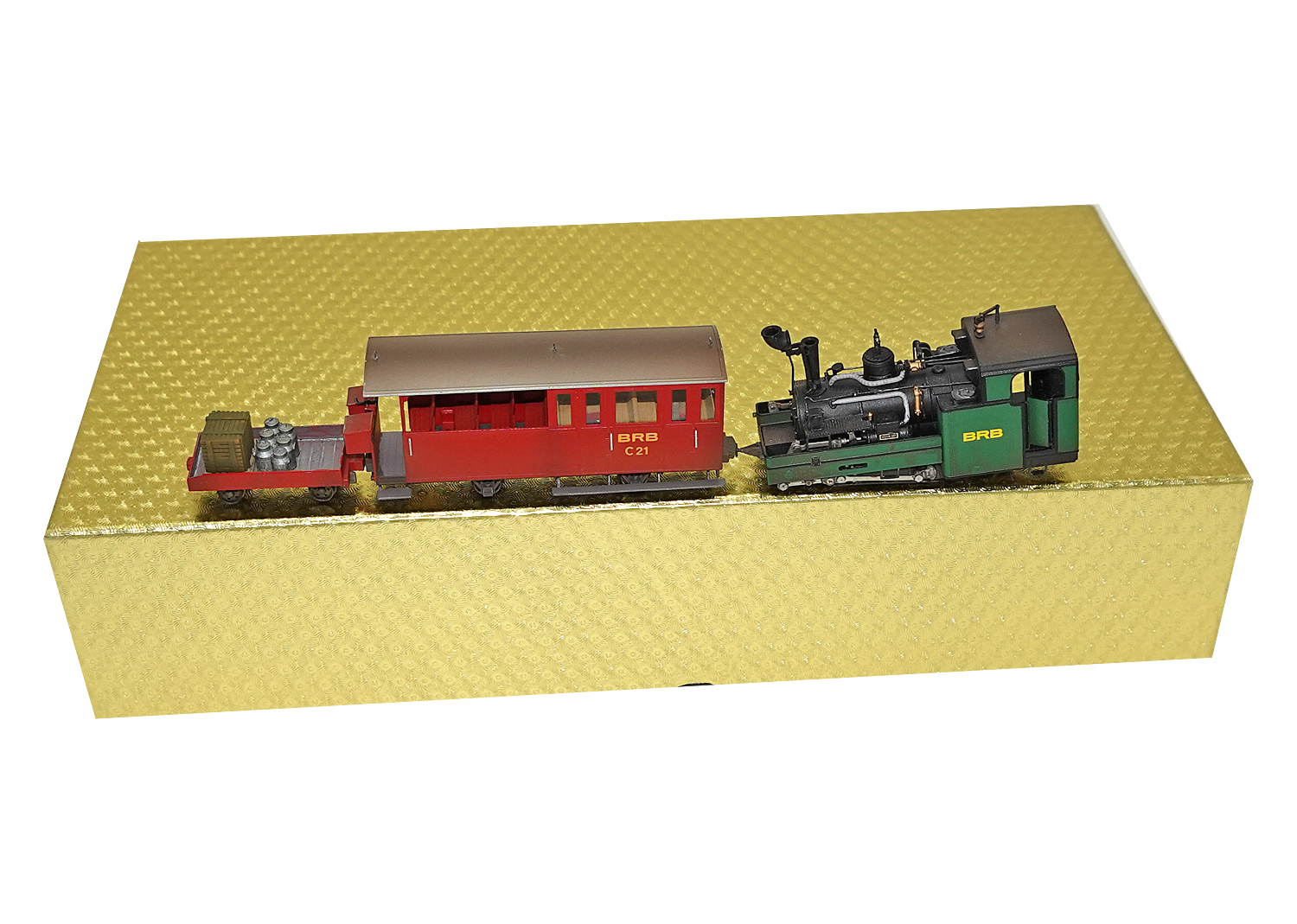 Ferro Suisse H0e BRB Dampflok mit Vorstellwagen C21 und Milchwagen DC