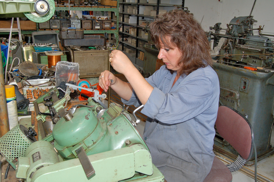 Buco Spur 0 Produktion Motor Wickelmaschine anno 2009 by Fritz Krähenbühl in Thun Buco Spur 0 Produktion Motor Wickelmaschine anno 2009 by Fritz Krähenbühl in Thun
