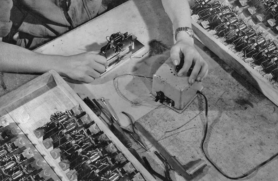 Buco Spur 0 Lokmotorkontrolle anno 1952 by Geschichtsforschung Amiba Buco Spur 0 Lokmotorkontrolle anno 1952 by Geschichtsforschung Amiba