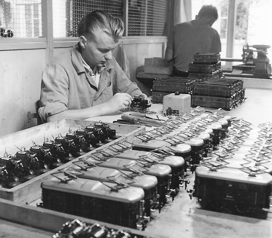 Buco Spur 0 Lok Fertigmontage der Lokomotiven 304 und 301 anno 1952 by Geschichtsforschung Amiba Buco Spur 0 Lok Fertigmontage der Lokomotiven 304 und 301 anno 1952 by Geschichtsforschung Amiba