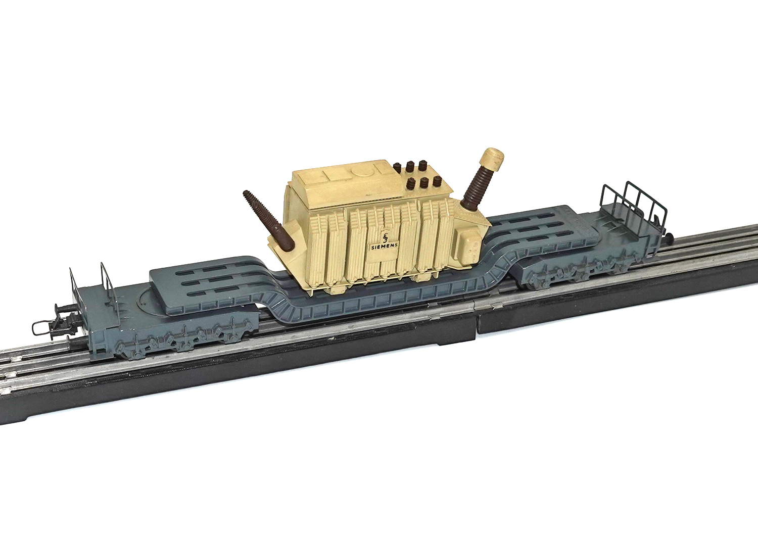 Trix Express 3497 Tiefladewagen mit Transformator Trix Express 3497 Tiefladewagen mit Transformator