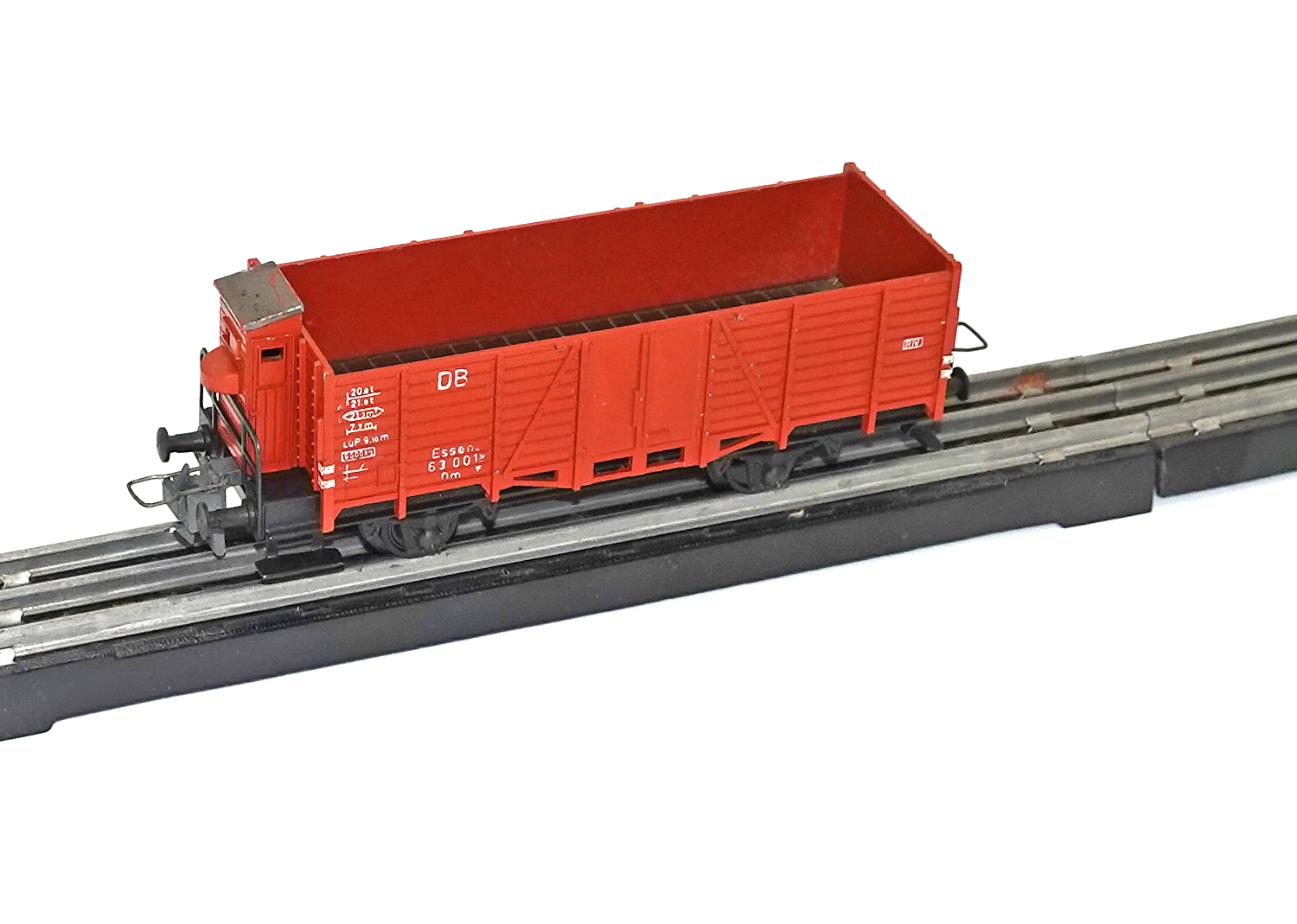 Trix Express 3416 off. Güterwagen mit Bremserhaus braun Trix Express 3416 off. Güterwagen mit Bremserhaus braun