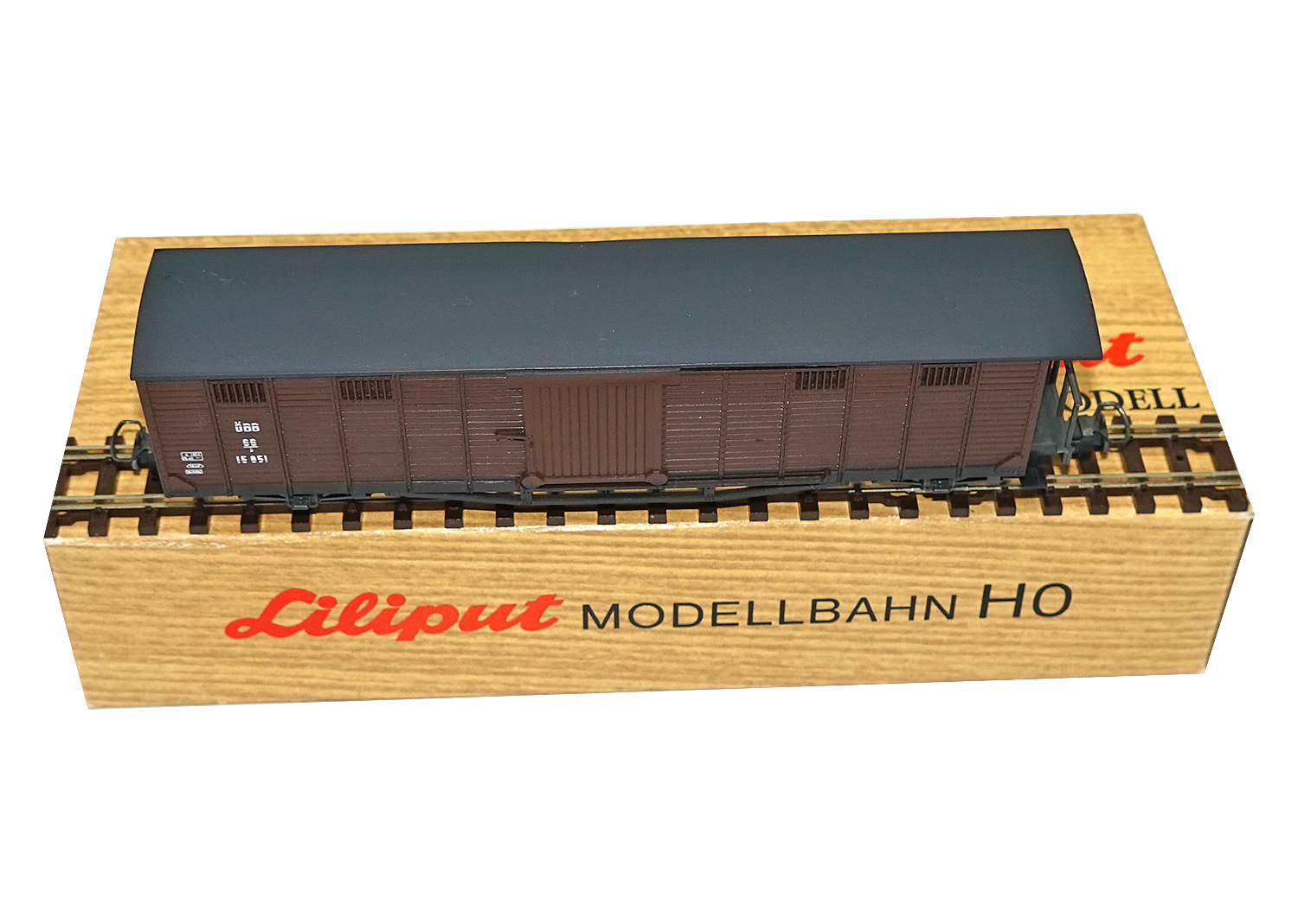 Liliput 945 H0e ÖBB gedeckter Güterwagen 15851 