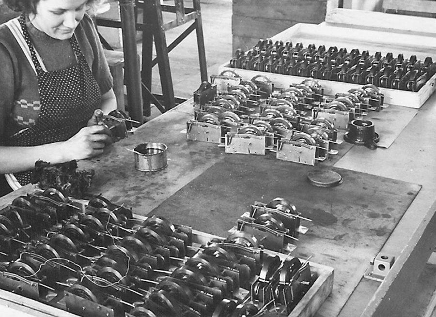 Buco Spur 0 Uhrwerkmontage anno 1952 by Geschichtsforschung Amiba Buco Spur 0 Uhrwerkmontage anno 1952 by Geschichtsforschung Amiba