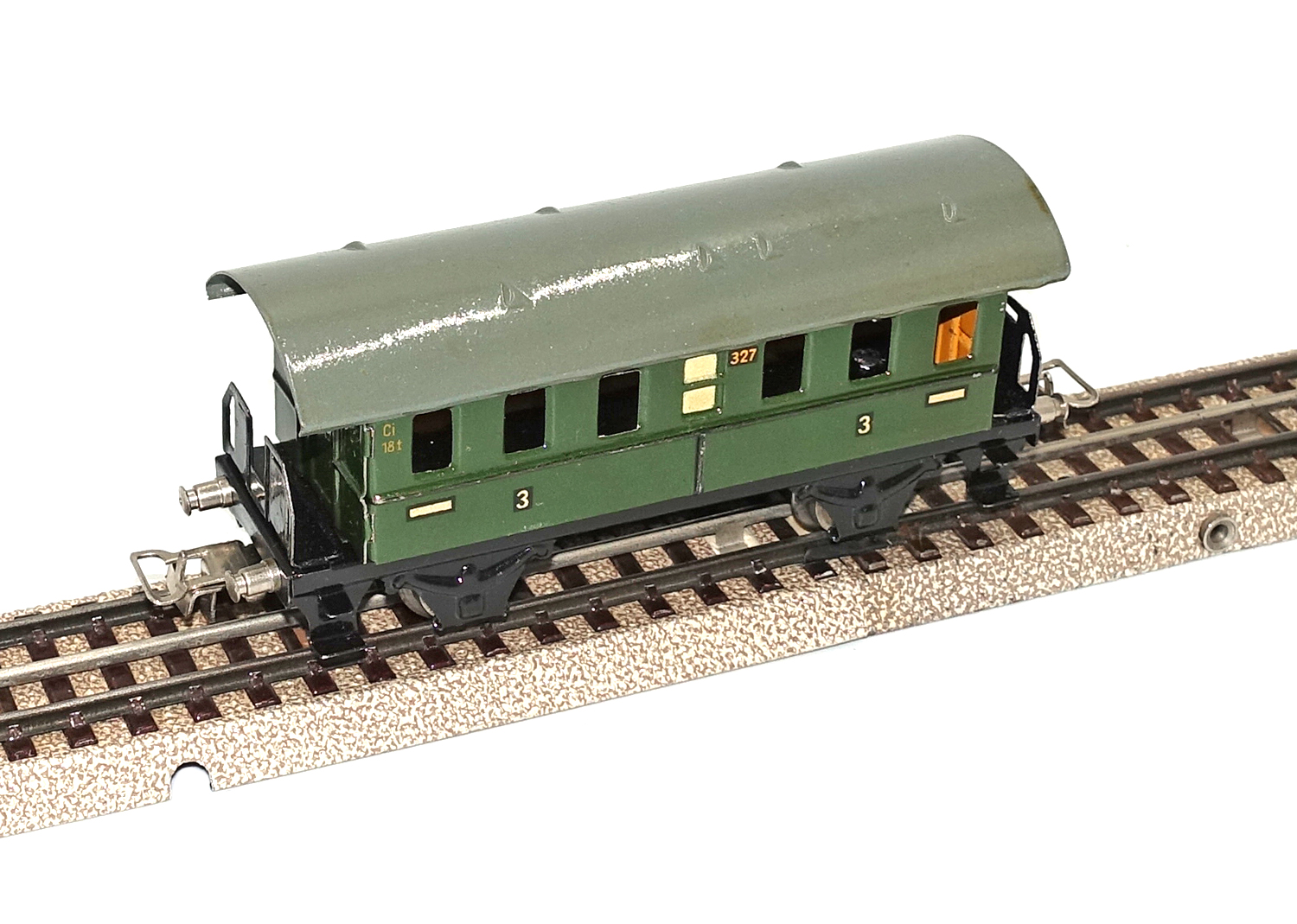 Märklin 327K Personenwagen 3. Klasse grün 