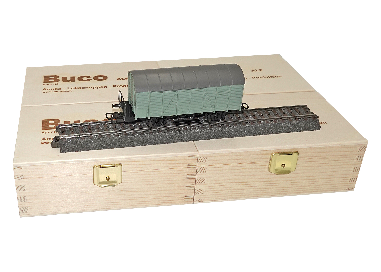 Buco H0 10451 ged Güterwagen mit Plattform resedagrün AC