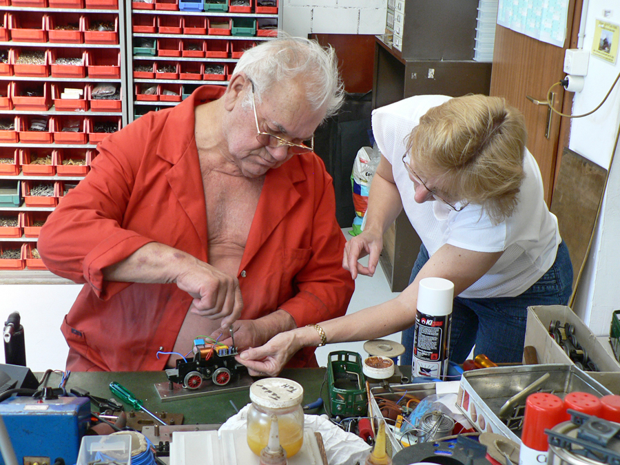 Buco Spur 0 Mithilfe von meiner Frau bei der Montage anno 2009 by Fritz Krähenbühl in Thun Buco Spur 0 Mithilfe von meiner Frau bei der Montage anno 2009 by Fritz Krähenbühl in Thun