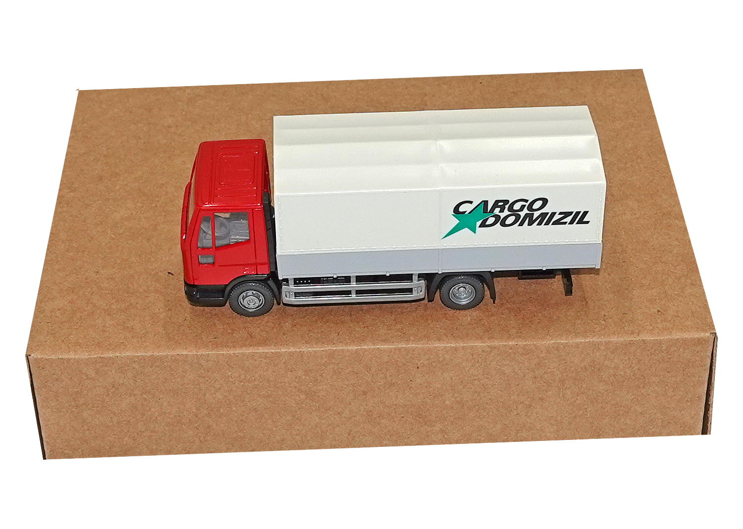 Wiking 43903 Iveco Koffer Cargo Domizil (CH)