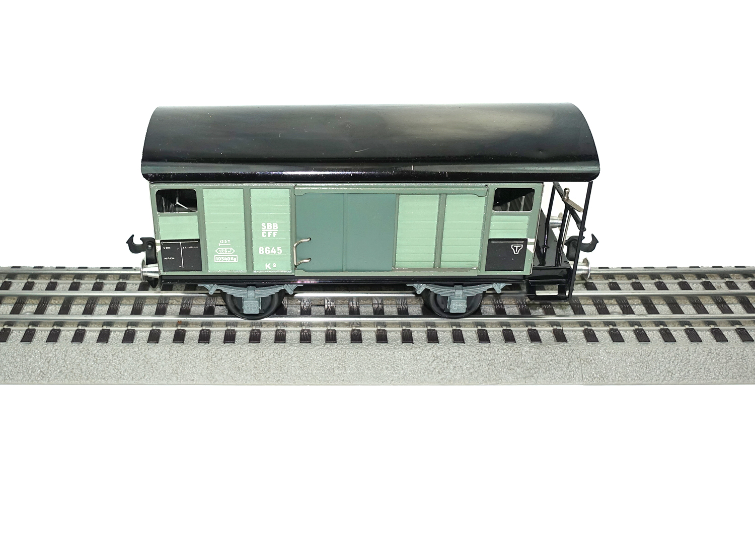 Buco 0 8645 Gedeckter Güterwagen grau mit Plattform (18 cm) 