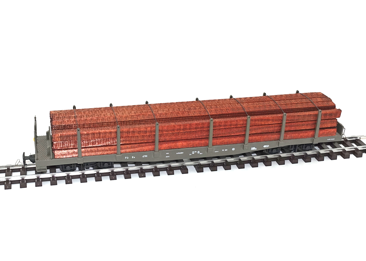 Fama 4111 FO Plattformwagen  mit Holzladung