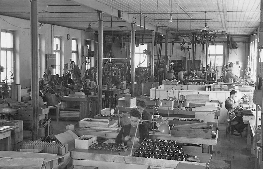 Buco Spur 0 Montagehalle Lokgehäuse anno 1952 by Geschichtsforschung Amiba Buco Spur 0 Montagehalle Lokgehäuse anno 1952 by Geschichtsforschung Amiba